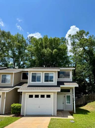 Main picture of 160 Woodfield Pl