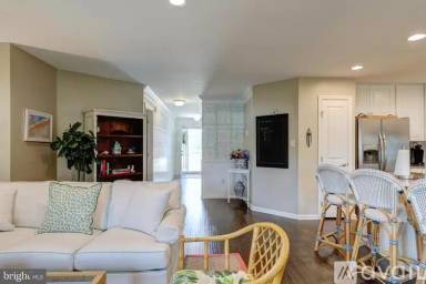 Main picture of 33543 Silver Fox Dr