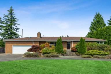 Main picture of 114 N 200th St