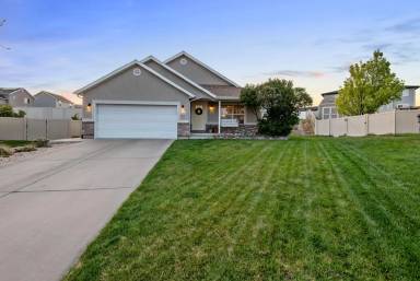 Main picture of 2521 N Apricot Pl