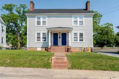 Main picture of 285 Old South High St