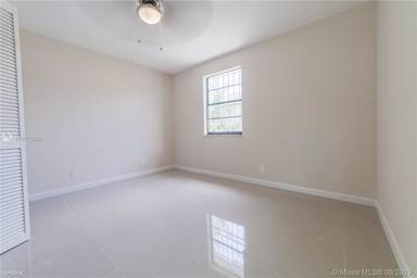 Main picture of 775 NW 121st St