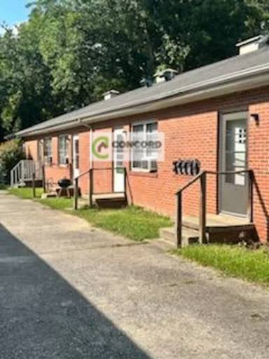 Main picture of 705 Summit Ave