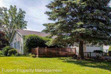Main picture of 8 Pine Grove Ter