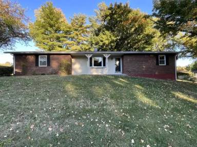 Main picture of 201 Lake Hillcrest Dr