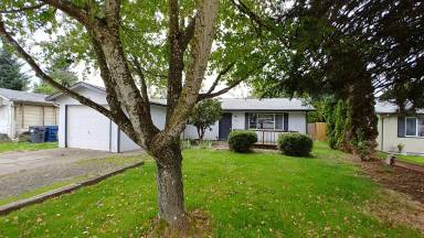 Main picture of 395 Dianne Ct