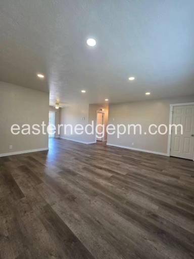 Main picture of 652 NW 6th St