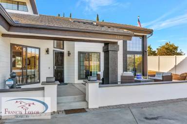 Main picture of 1531 Malaga Way