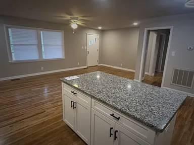 Main picture of 200 Moncrief Ave