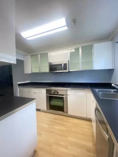 Main picture of 2560 Oak Rd