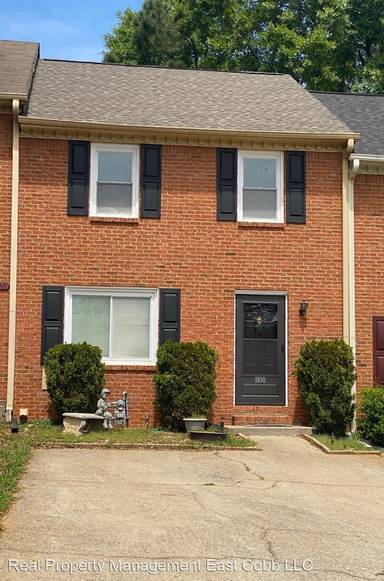 Main picture of 1100 Westfield Trce SE