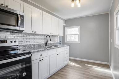 Main picture of 169 S Hampton Rd