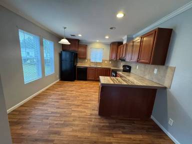 Main picture of 6102 W Jones St