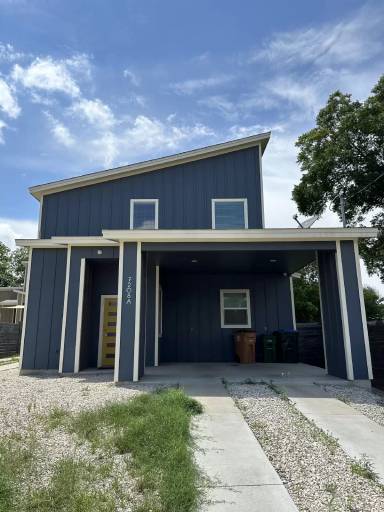 Main picture of 7208 Carver Ave