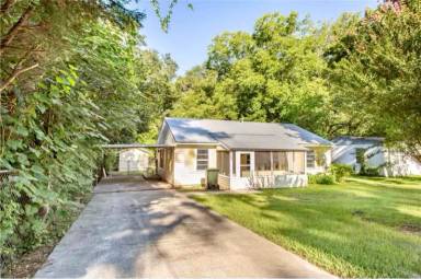 Main picture of 2317 Spurgeon St