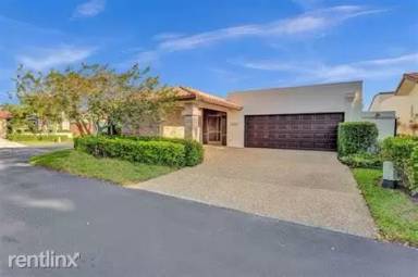 Main picture of 21349 Placida Ter