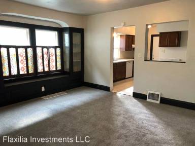 Main picture of 9206 Vineyard Ave