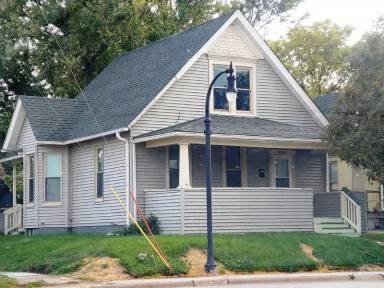Main picture of 924 7th Ave