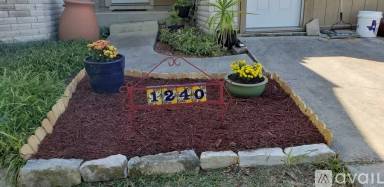 Main picture of 1240 Hilltop Dr