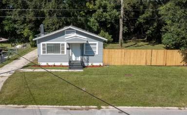 Main picture of 2100 Danson St