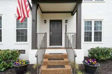 Main picture of 106 Golden Meadow Ln