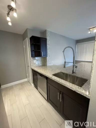 Main picture of 2831 N Oakland Forest Dr