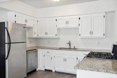Main picture of 2755 Pierce St NE