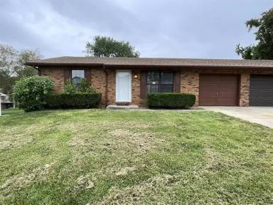 Main picture of 17 Christine Dr