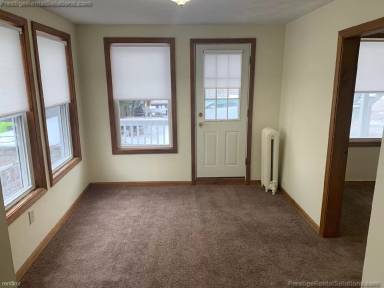 Main picture of 92 Nichols Ave