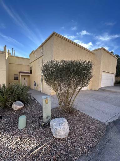 Main picture of 533 Pinon Creek Rd SE