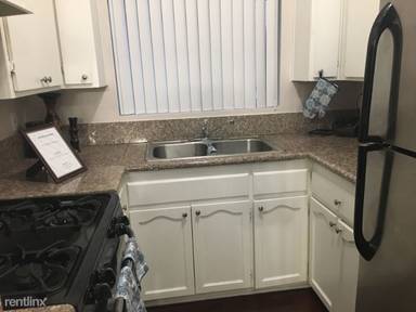 Main picture of 2216 W Court St