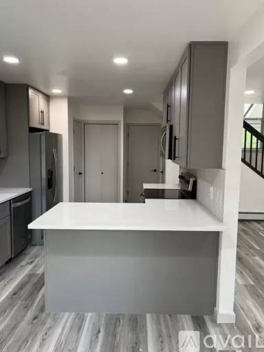 Main picture of 409 Roosevelt Ave