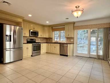 Main picture of 694 Undercliff Ave