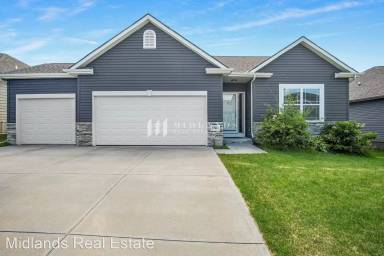 Main picture of 17211 Jackson Ave