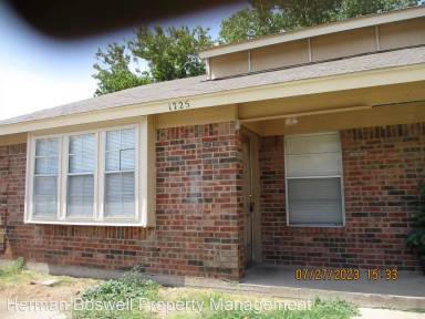 Main picture of 1725 Justin Lyn St