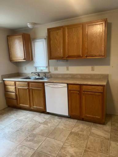 Main picture of 38 E Main St