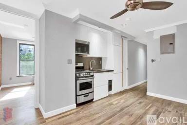 Main picture of 2100 2nd Ave