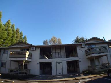 Main picture of 623 W 6th Ave