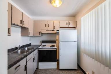 Main picture of 1749 La Cres
