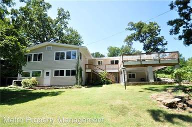 Main picture of 44 N Hartman Ave