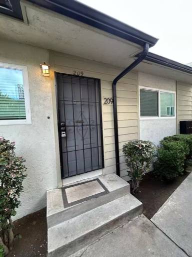 Main picture of 209 C Ave