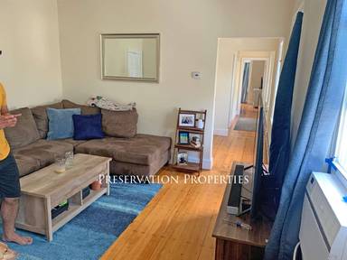 Main picture of 76 Robbins St