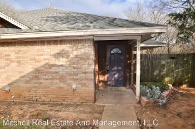 Main picture of 946 E 3rd St