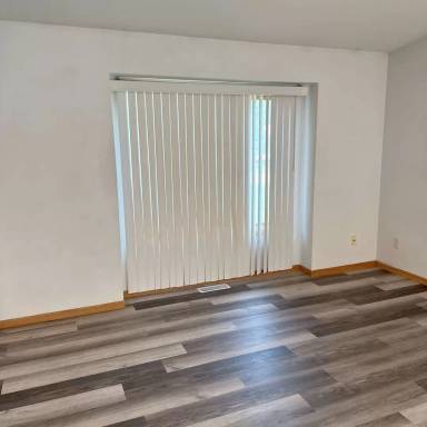 Main picture of 912 12th St NW