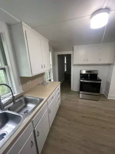 Main picture of 10 Noble St