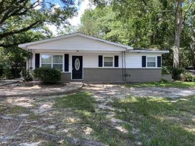 Main picture of 6604 Lori Dr S
