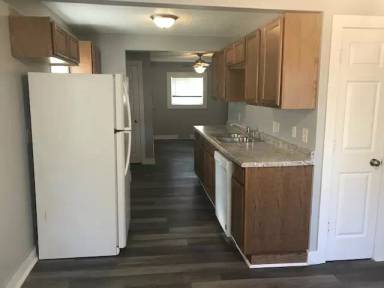 Main picture of 1300 E 36th Ct