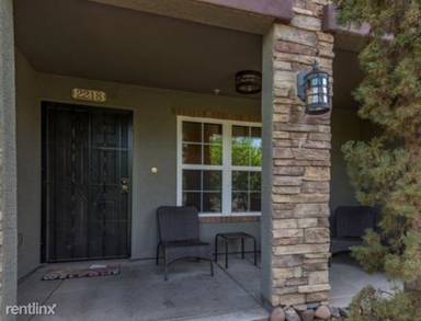 Main picture of 2218 E Huntington Dr