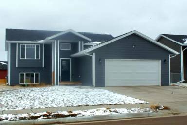 Main picture of 640 Bomber Way