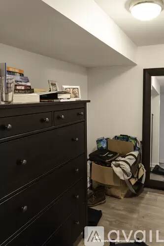 Main picture of 932 W Dakin St